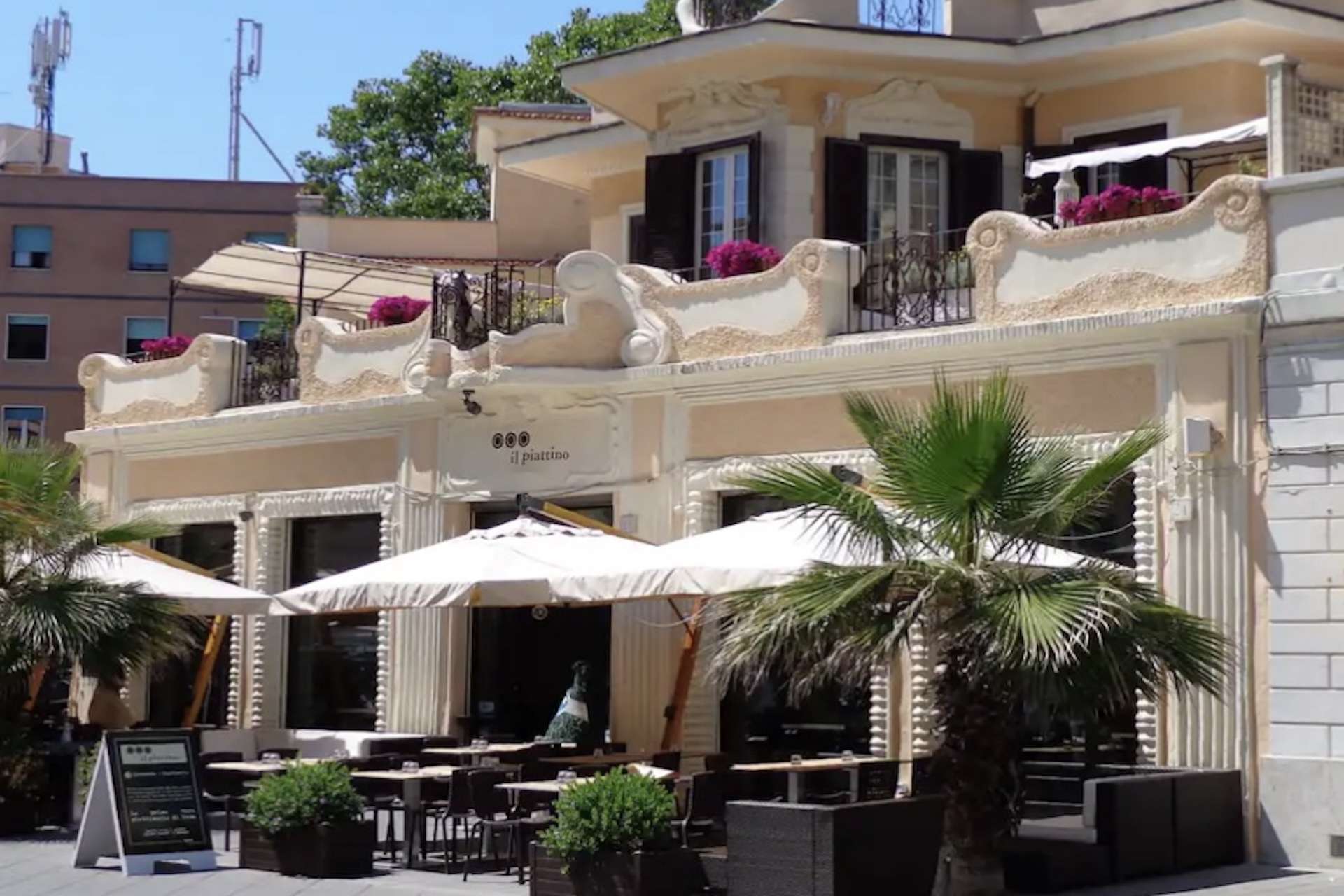luxury accommodation Ostia